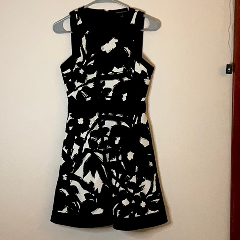 Bell Shaped dress by Banana Republic - Picture 2 of 8